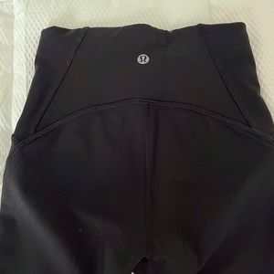 Lululemon Graphite grey Train Times 7/8